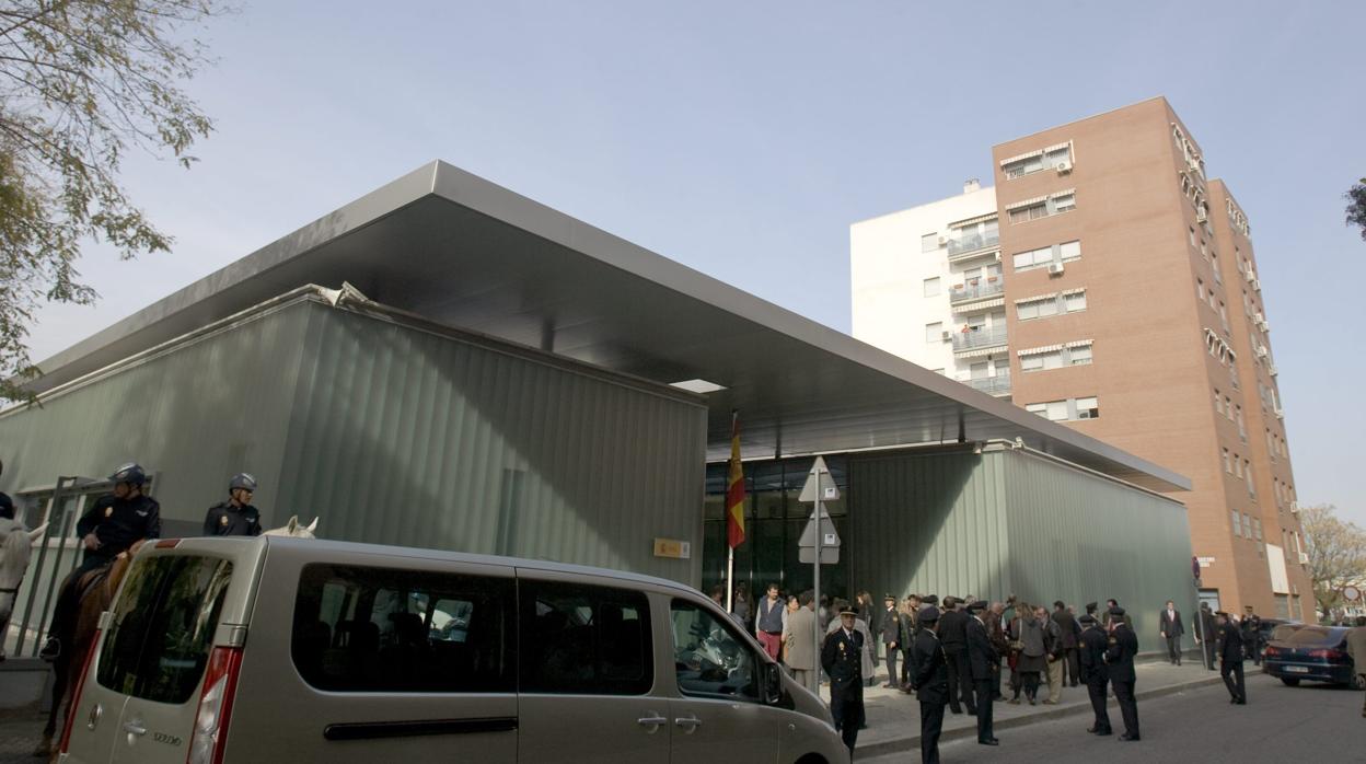 Comisaria de la Policía Nacional en la Macarena