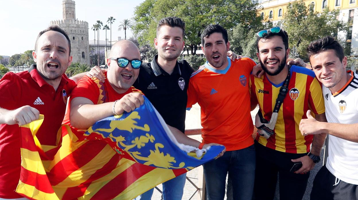 El entorno del Benito Villamarín en la previa de la final de Copa