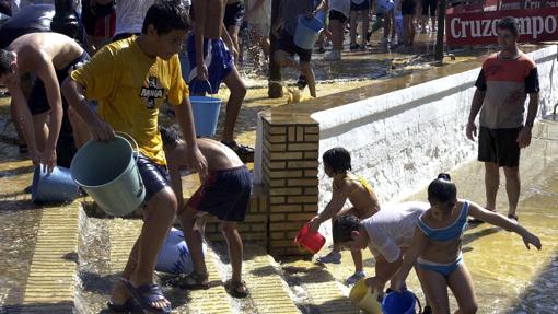 Fiesta del agua en Castilblanco