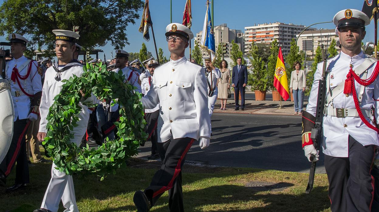 Imagen de la ofrenda en honor a los marineros que partieron para la primera vuelta al mundo