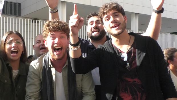 Así vivieron el casting de «Operación Triunfo» en Sevilla los amigos gaditanos seleccionados para el primer programa