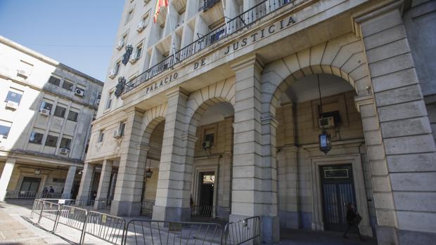 Condenado un exempleado de Helvetia a cinco años de cárcel por estafar más de un millón a la compañía