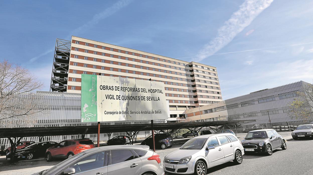 El Hospital Militar sólo acoge actualmente el centro de Salud de los Bermejales y una unidad de Salud Mental