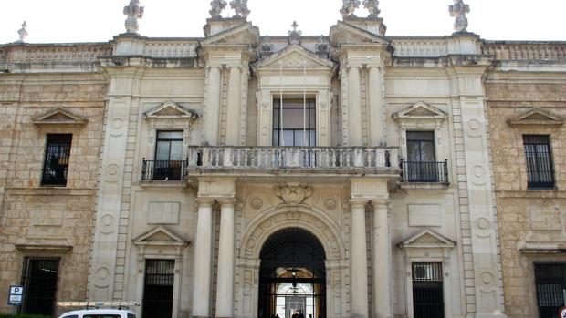 La Hispalense abre el debate sobre el adelanto de los exámenes de septiembre a julio