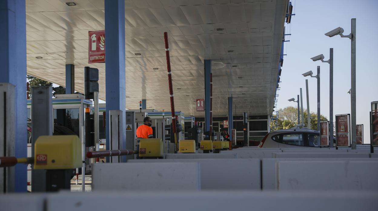 Antiguo peaje de la autopista a Cádiz