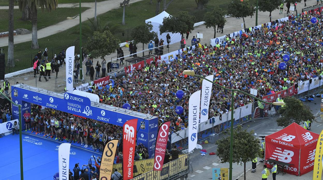 Instante de la salida del Zurich Maratón Sevilla 2019