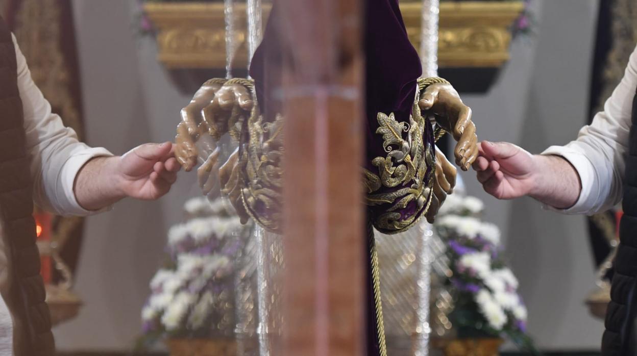 La Archidiócesis recomienda no tocar a las imágenes para prevenir el coronavirus