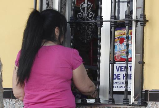 Una de las ventanitas que funcionan en el barrio