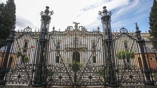 La Universidad de Sevilla planea un próximo curso con clases en grupos reducidos