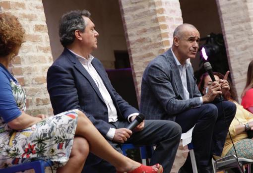 Juan Espadas y Antonio Muñoz en momento de la presentación celebrada este viernes