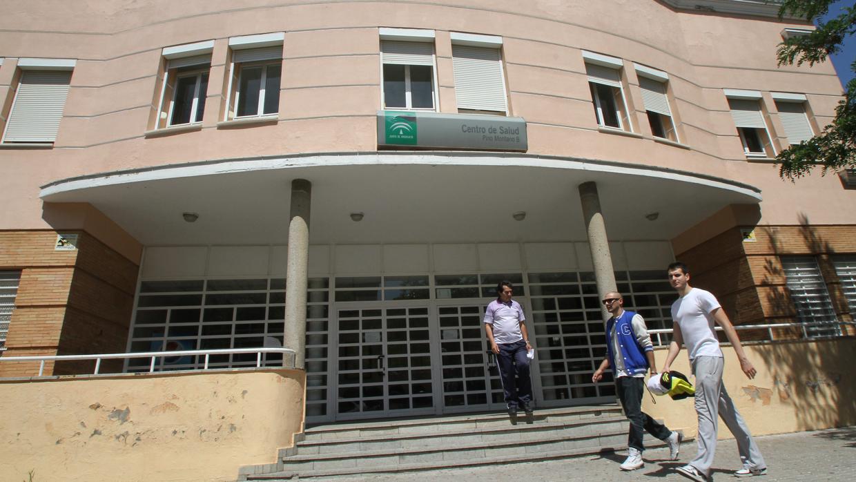 Centro de salud de Pino Montano, uno de los que permanecerá abierto