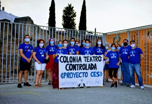 Algunos miembros de la platforma Santiponce Felino