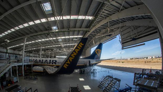 El aeropuerto de Sevilla creará un nuevo polo logístico y de reparación de aviones