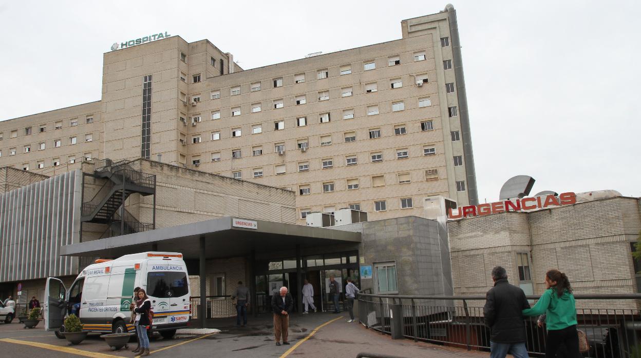 Entrada de Urgencias del hospital de Valme