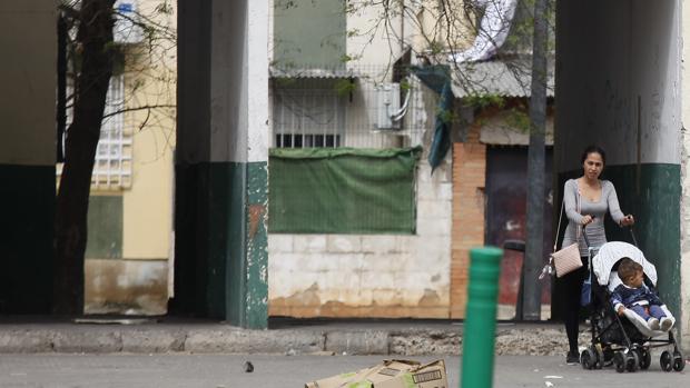 El 74 por ciento de las viviendas del Polígono Sur no tiene ascensor