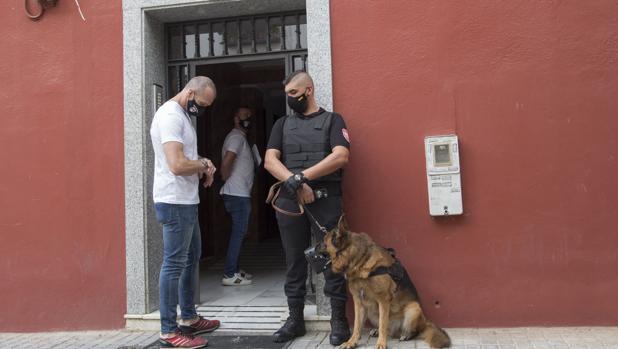 Desalojo de okupas por la vía rápida