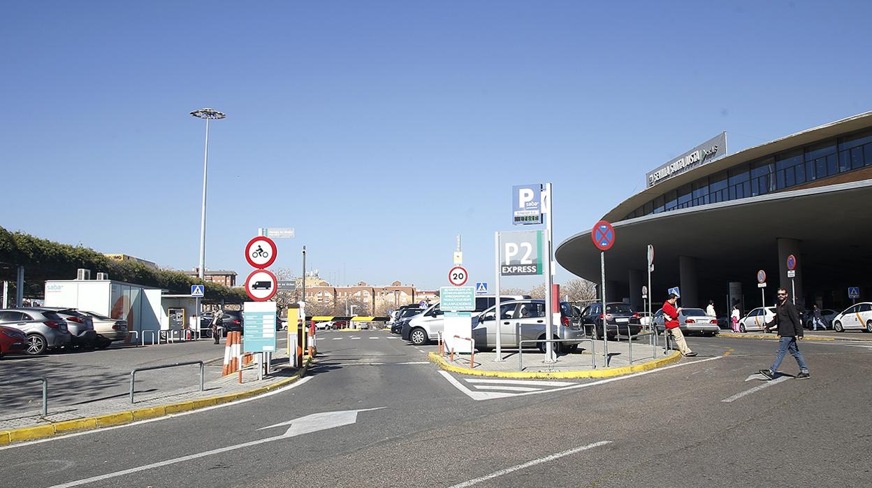 Explanada delantera de la estación de Santa Justa