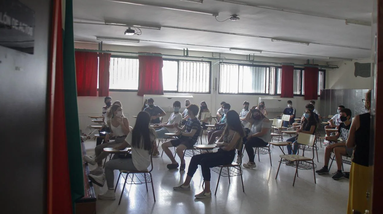 Estudiantes en un instituto de Sevilla