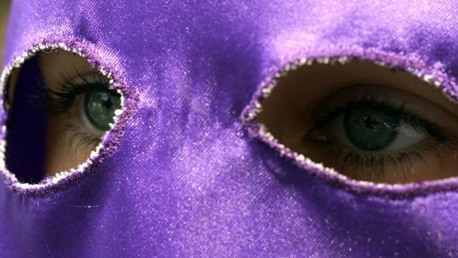 Las mujeres alcanzaron la plena igualdad en las cofradías tras un decreto de Asenjo