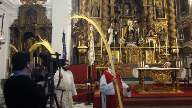 Las iglesias de Sevilla pretenden seguir abiertas «mientras no nos obliguen»