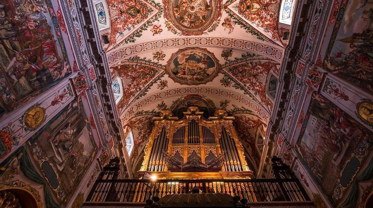 El coro de la iglesia del Hospital de Los Venerables, donde se van a restaurar las pinturas