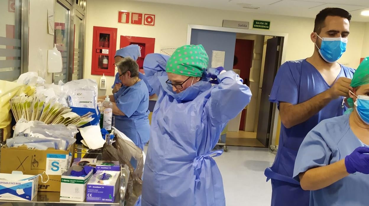 Los sanitarios también sufren el avance de la pandemia a pesar de las medidas de prevención