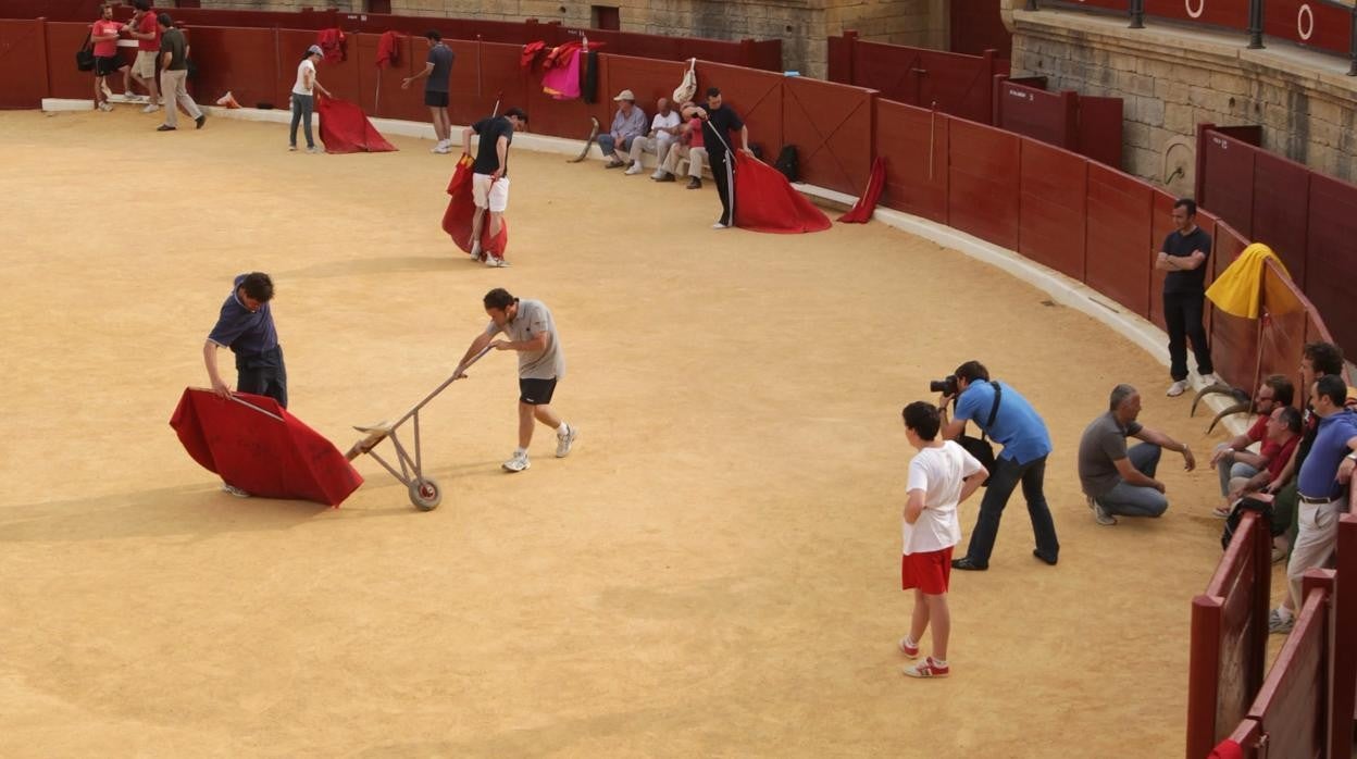 La escuela taurina de la Plaza de Toros de Espartinas