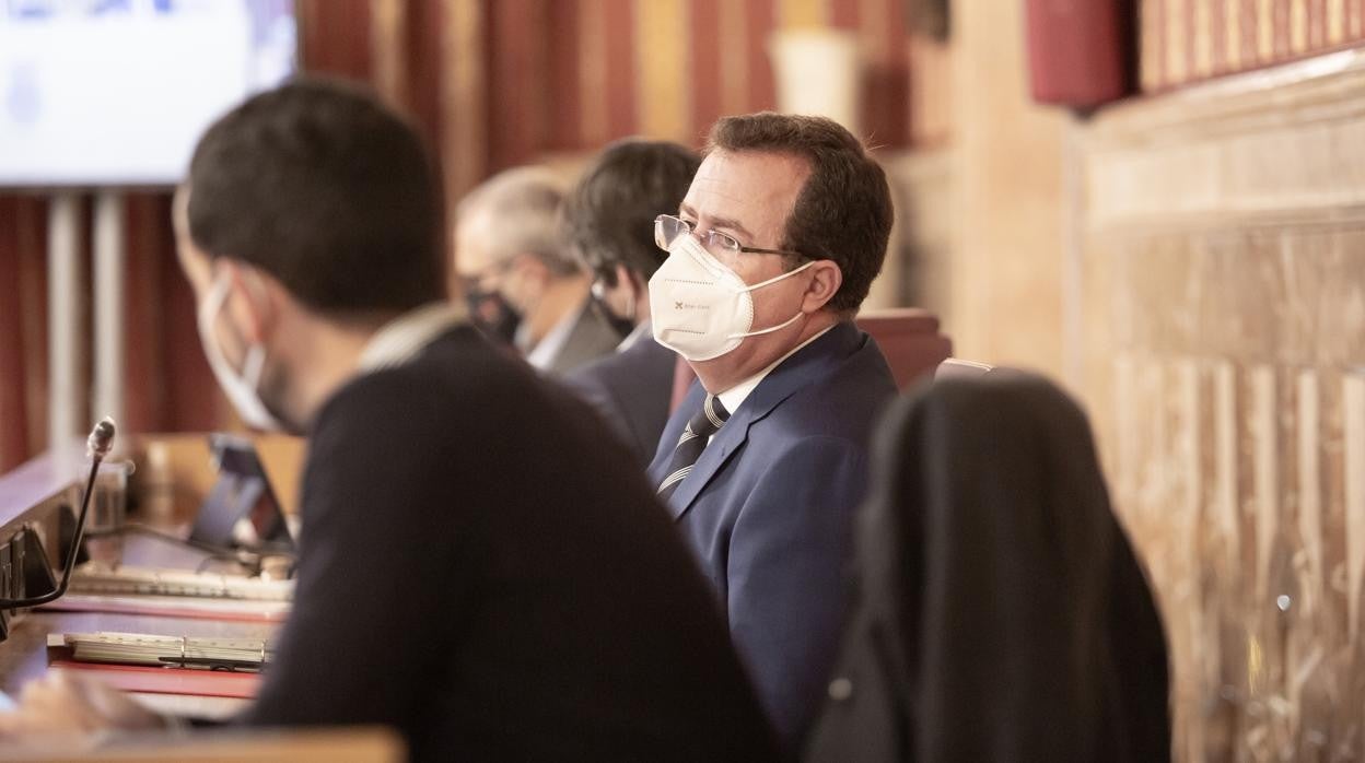 Juan Carlos Cabrera, en el pleno del Ayuntamiento de Sevilla de este jueves