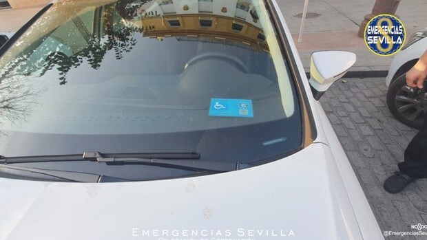 Denunciado por usar la tarjeta de movilidad reducida de su abuelo para estacionar en aparcamientos reservados