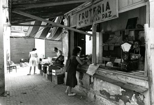 El interior del Mercado del Porvenir a finales de los 70