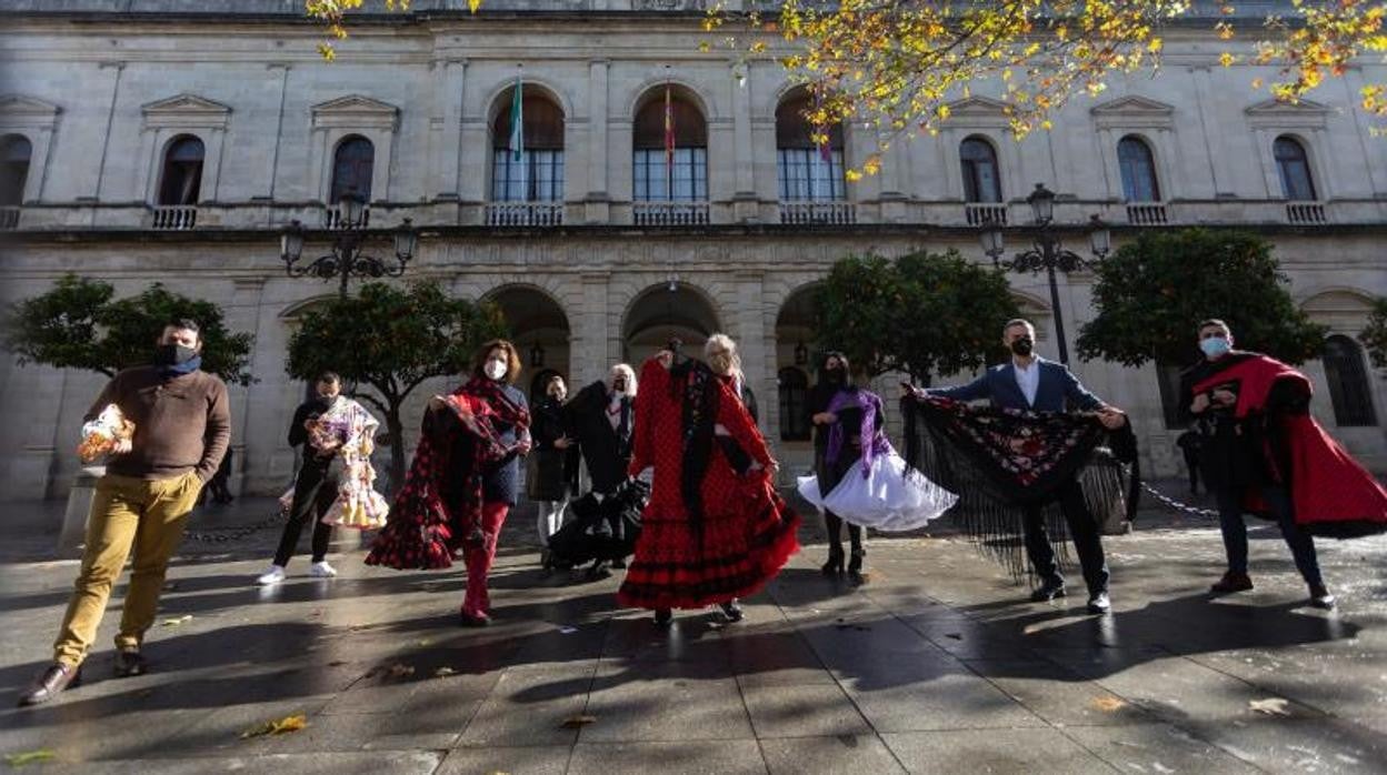 Espadas suspende la pasarela de moda flamenca prevista para la Feria del Centro en Sevilla