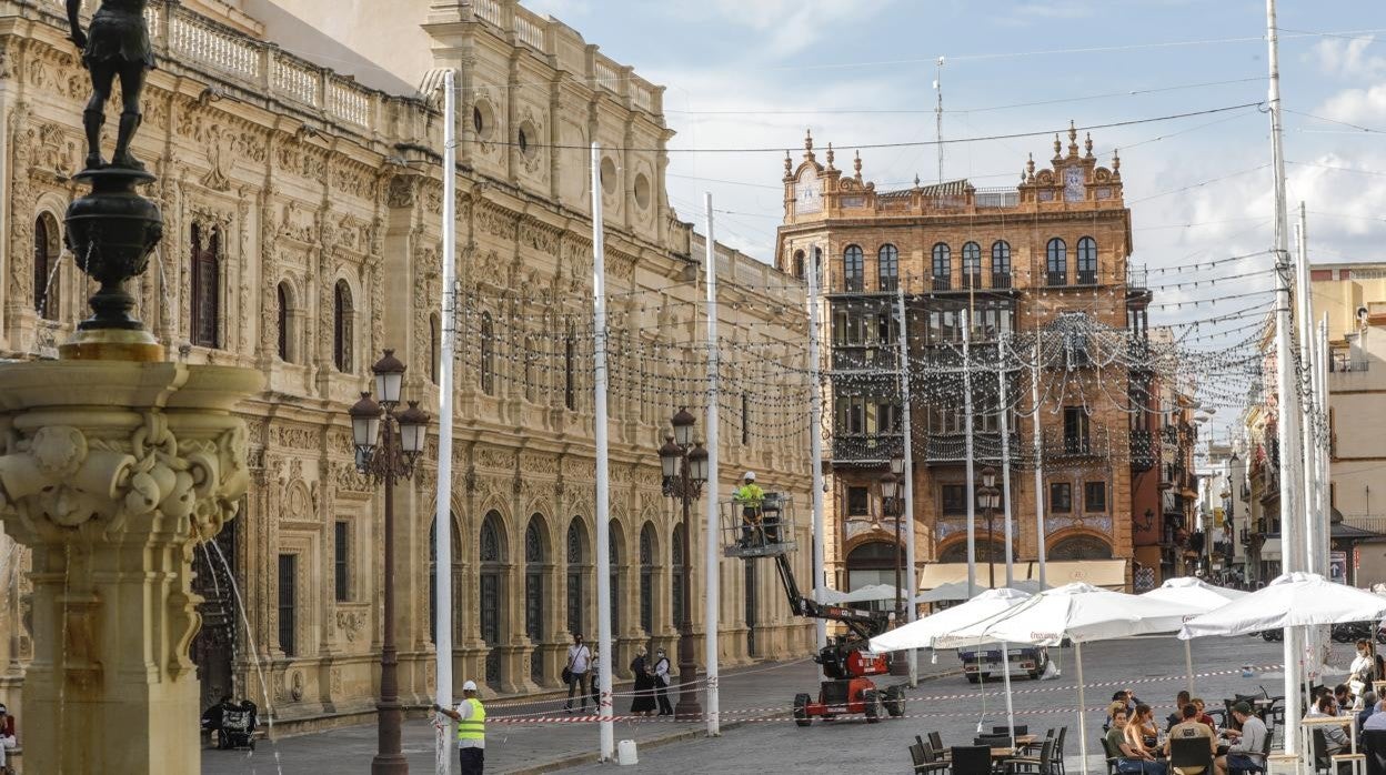 La iluminación de Feria en la plaza de San Francisco