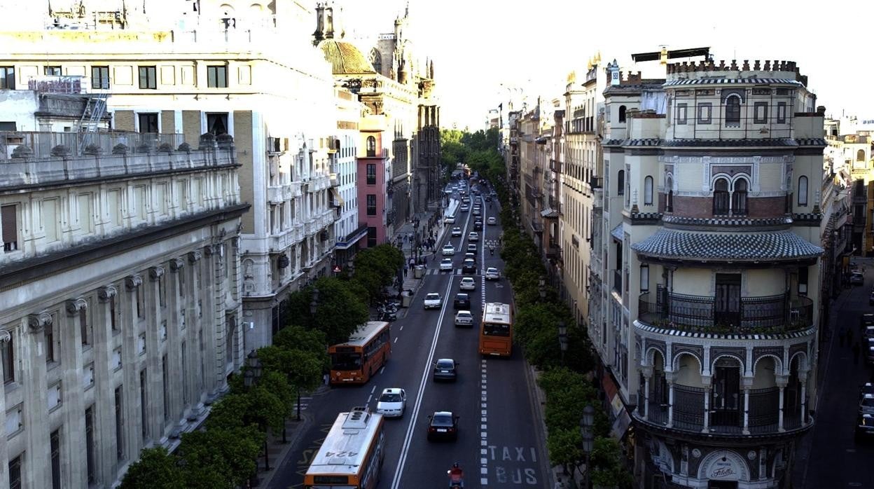 Quince años sin coches en la avenida de la Constitución: un cambio radical para Sevilla