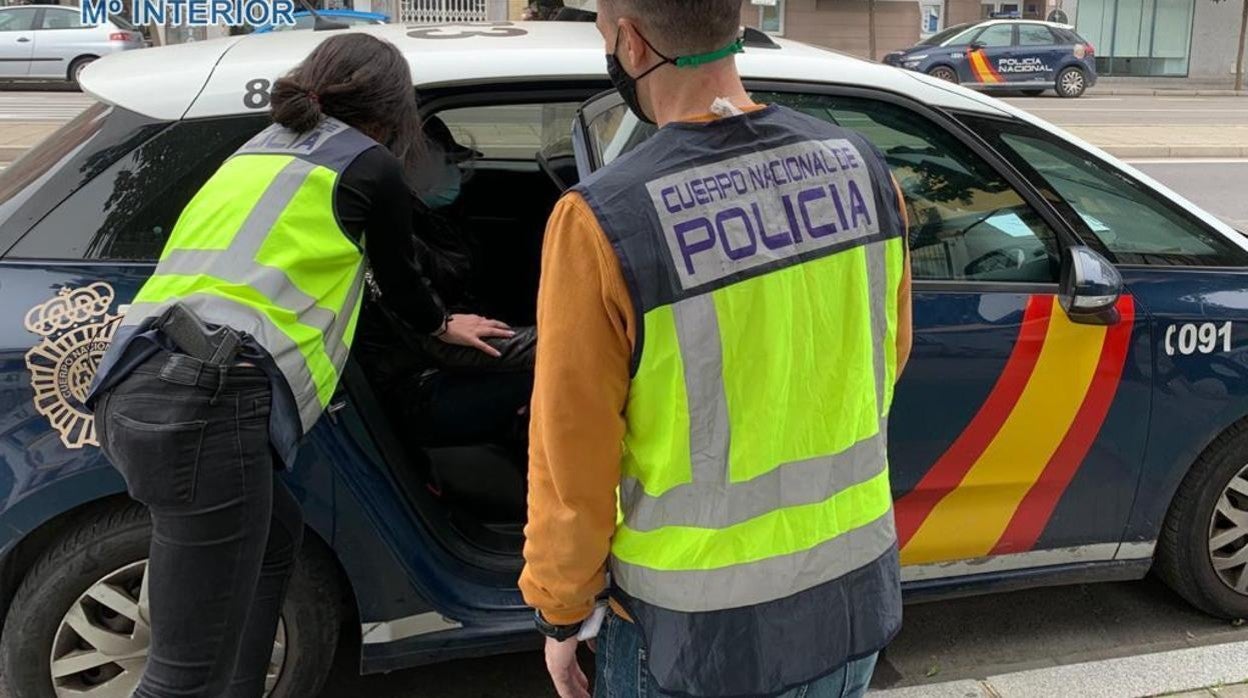 Un padre sevillano denuncia 'brutal paliza' que sufrió su hijo menor de edad por un grupo de jóvenes