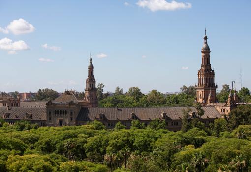 Vistas de la Plaza de España y el Parque de María Luisa desde la terraza de las viviendas que había en la séptima planta de la Audiencia