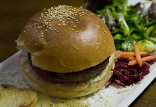 Hamburguesa, el plato preferido por ocho de cada diez sevillanos que utilizan Uber Eats