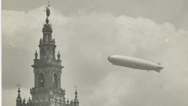 #ArchivoABCsev: la primera vez que el Graf Zeppelín sobrevoló Sevilla, un recuerdo de altos vuelos