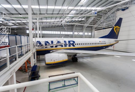 Interior del hangar de Ryanair