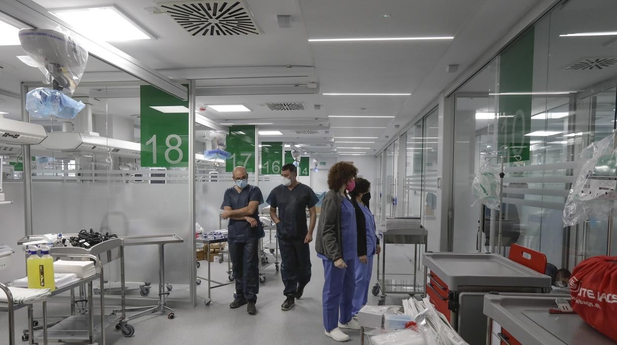 Profesionales del antiguo hospital Militar, hoy hopistal de Emergencias Covid