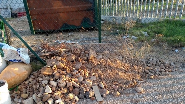 Encuentran restos de uralita en los huertos ecológicos del Parque del Guadaíra