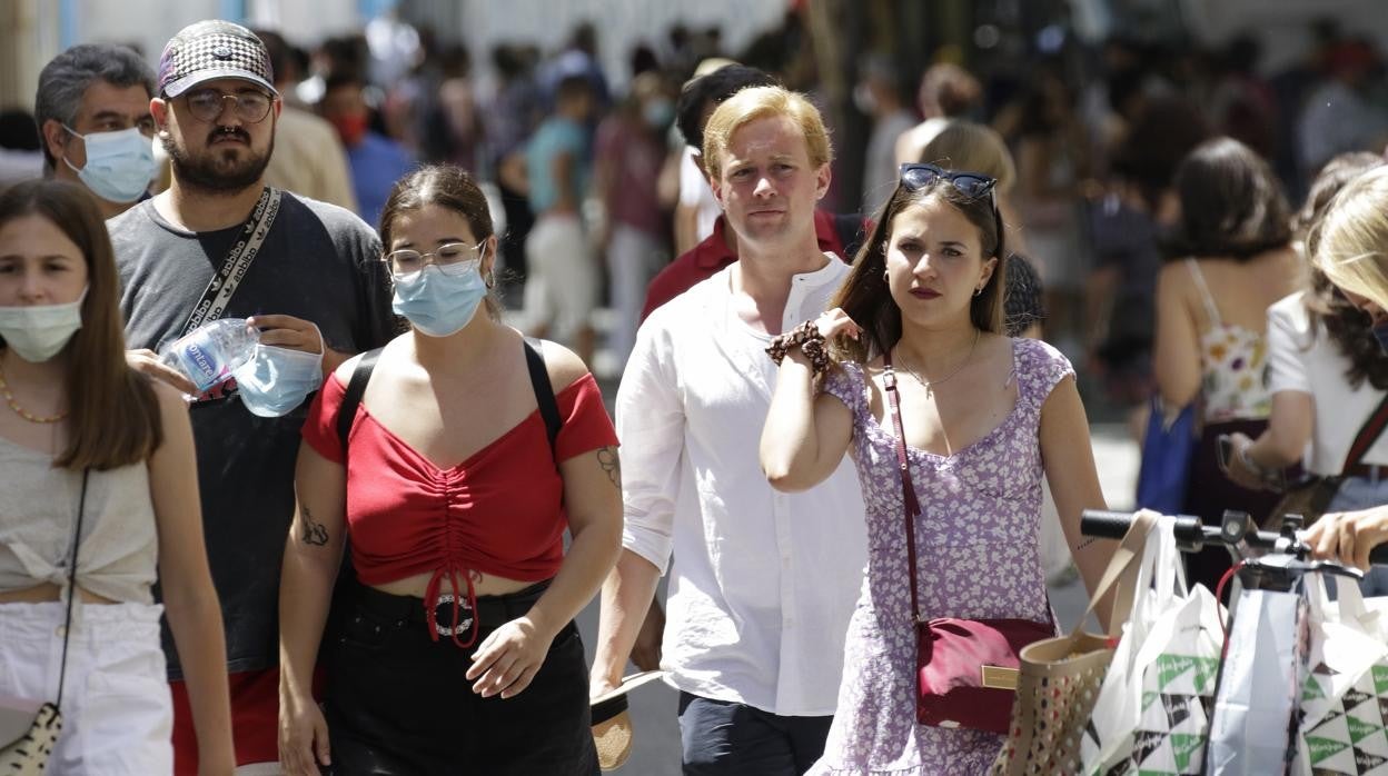 El número de ingresados por Covid en Sevilla sigue cayendo