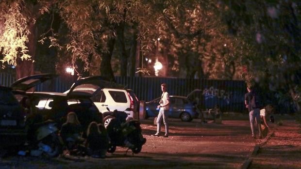 La Policía está detrás de una pandilla que roba a los jóvenes en la zona de botellón de los Remedios