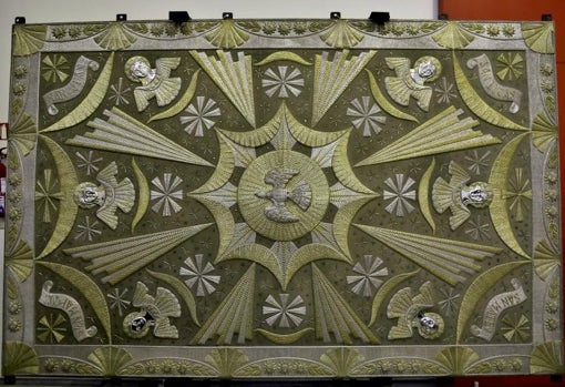 El originalísimo palio de la Virgen de los Ángeles de la hermandad de los Negritos