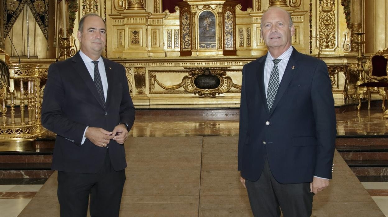 Félix Ríos e Ignacio Soro en una basílica vacía, sin el Señor ni la Virgen