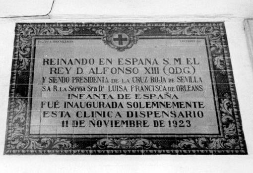 Lápida Conmemorativa de la inauguración de la Clínica-Dispensario