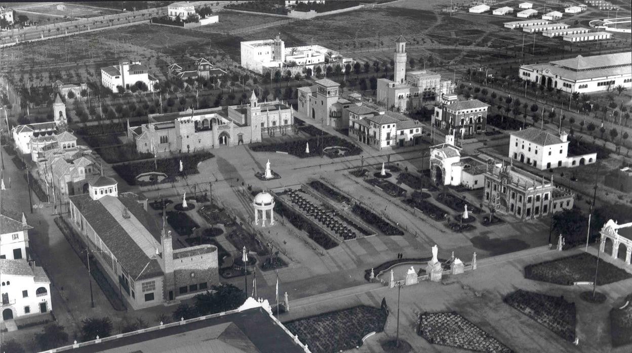 Imagen aérea de la Plaza de los Conquistadores, donde se concentraban los pabellones españoles