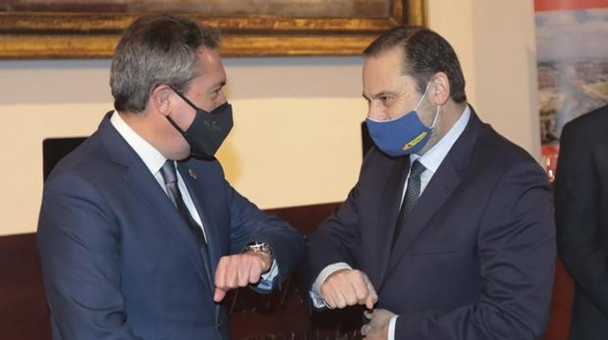 Juan Espadas y José Luis Ábalos, durante una reunión en Sevilla