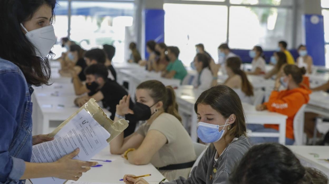 Exámenes de Selectividad en Sevilla en 2021