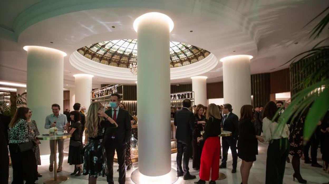 Una fiesta en un hotel de Sevilla