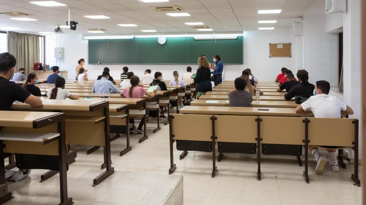 Exámenes en la Universidad de Sevilla